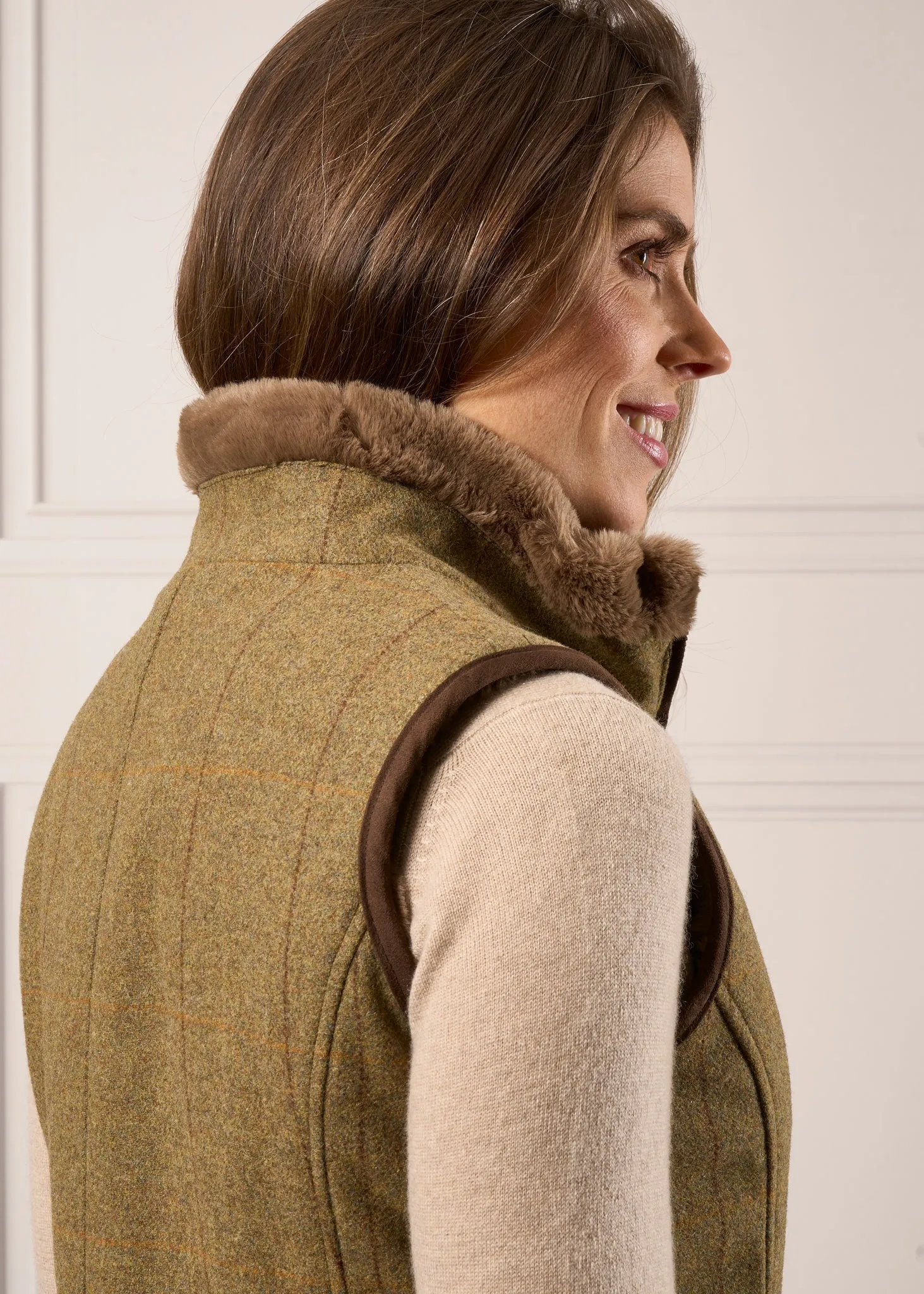 Combrook Ladies Tweed Gilet In Grove - Regular Fit