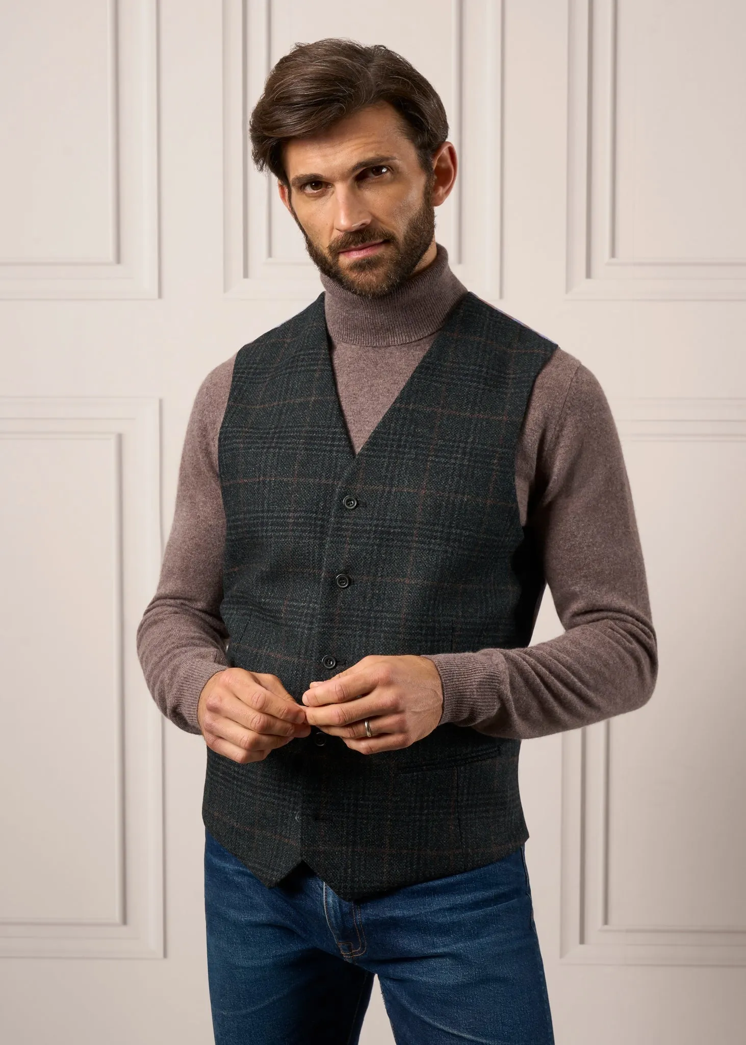 Surrey Men's Tweed Lined Country Waistcoat In Green Check - Regular Fit